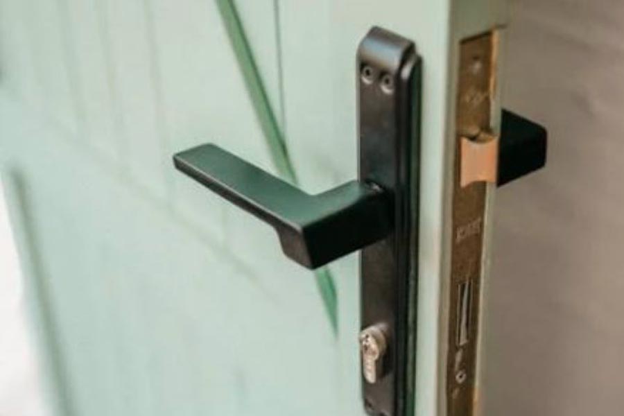 Addio usura e opacità: scopri il rivestimento PVD per le tue maniglie